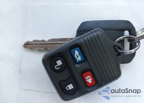 2004 Mercury Marauder z USA, uszkodzony, nr VIN 2MEHM79VX4X681868